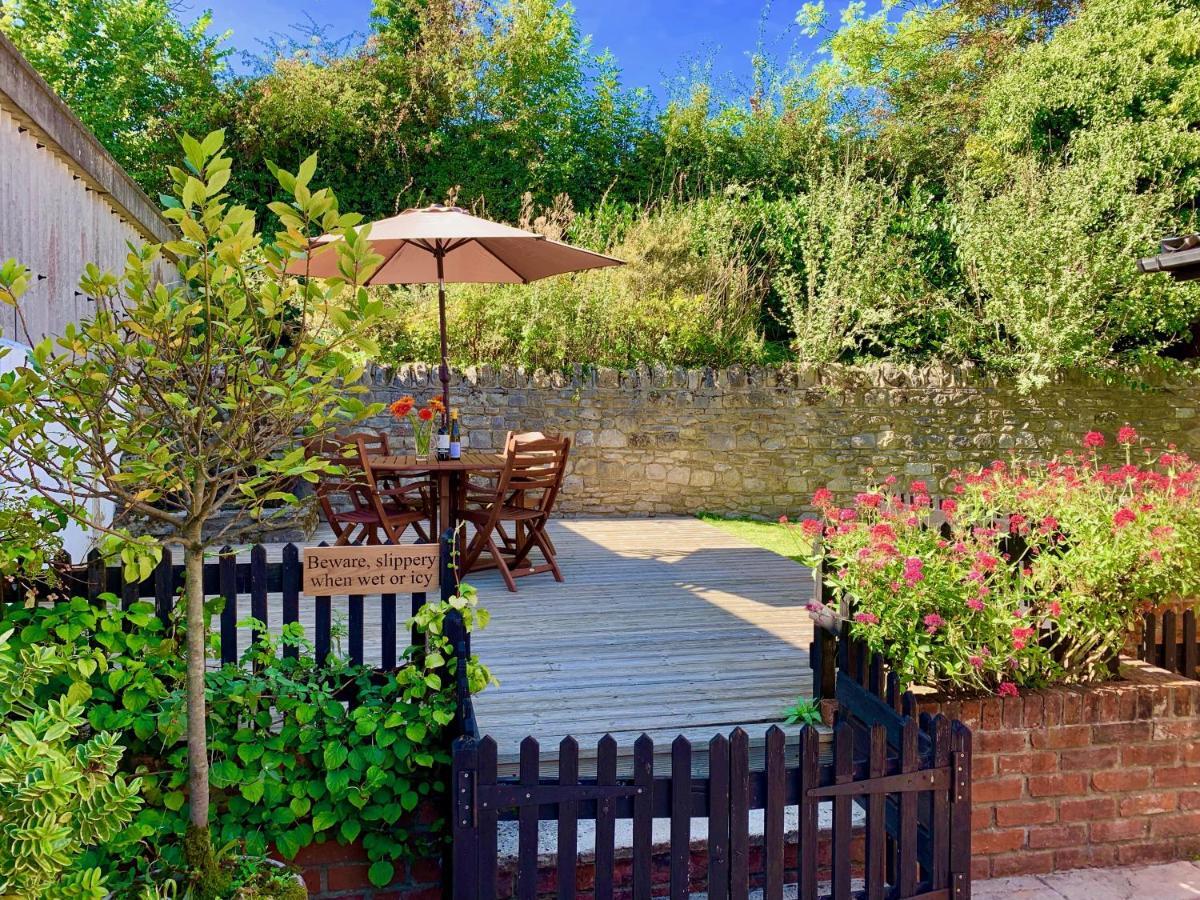 Little Upton Farm Cottages 라이드 외부 사진