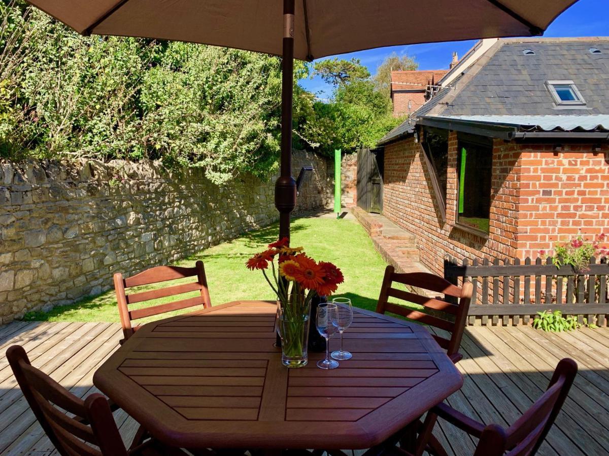 Little Upton Farm Cottages 라이드 외부 사진