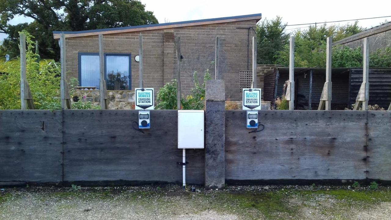 Little Upton Farm Cottages 라이드 외부 사진
