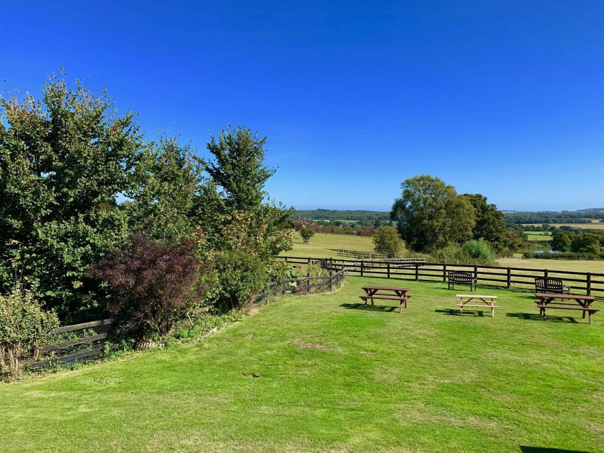 Little Upton Farm Cottages 라이드 외부 사진