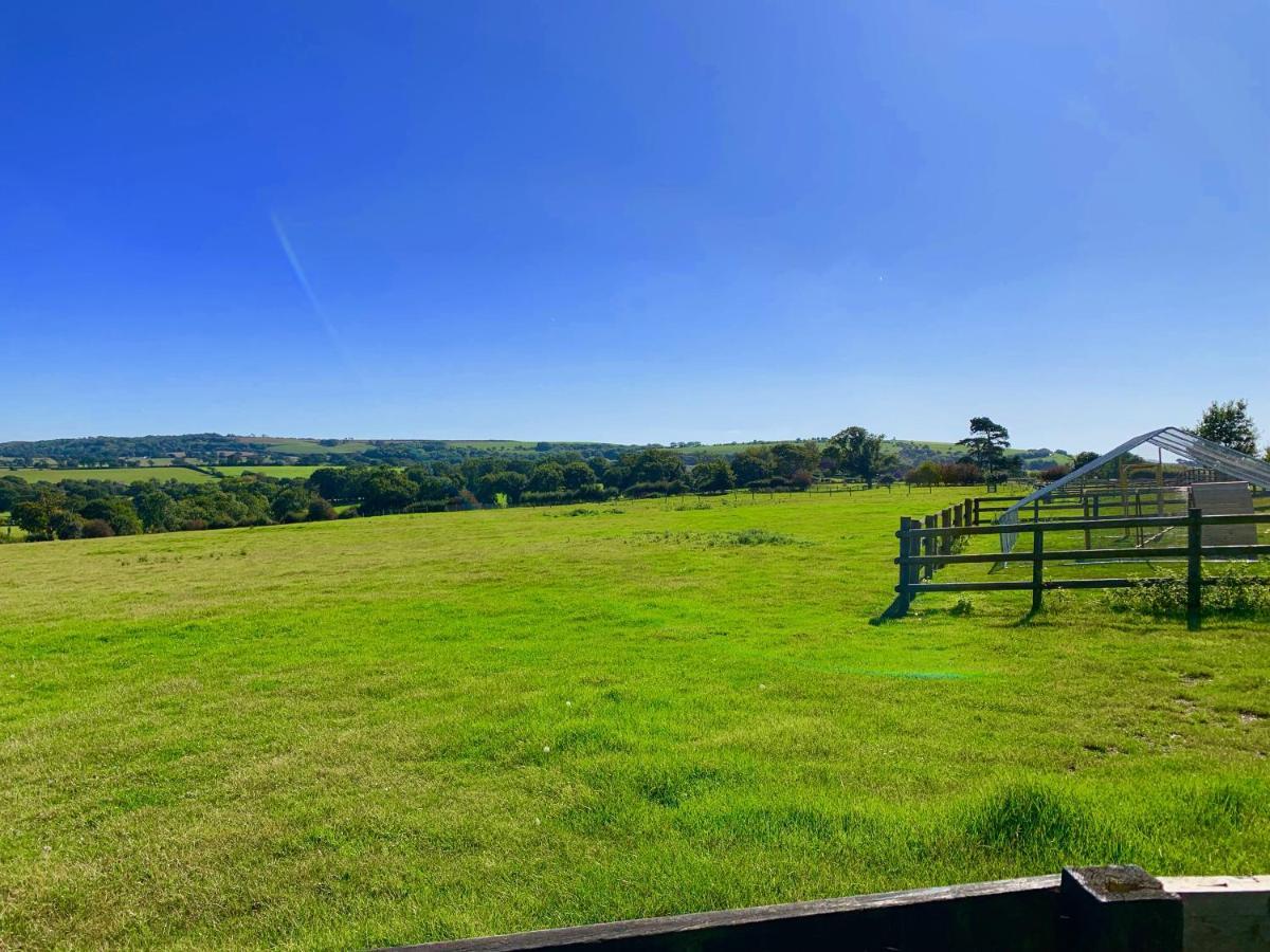 Little Upton Farm Cottages 라이드 외부 사진