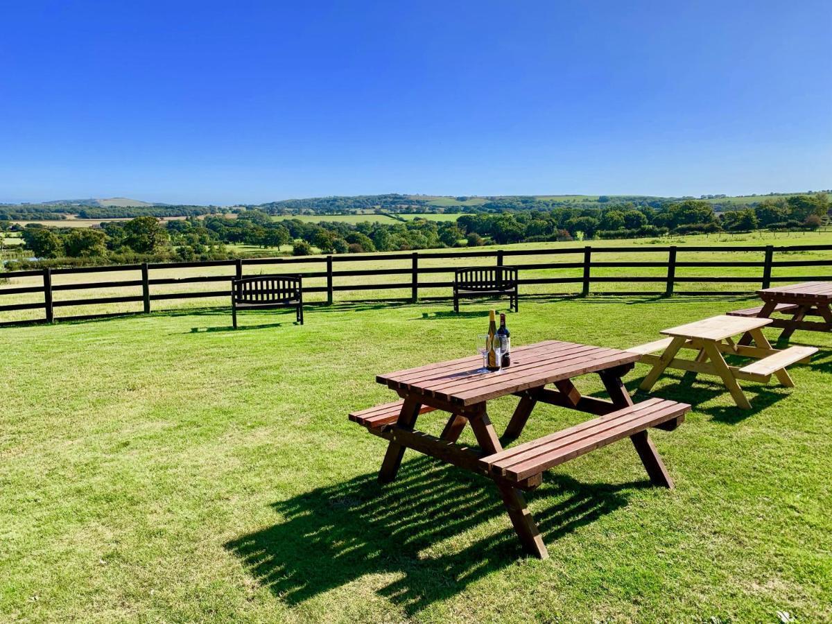 Little Upton Farm Cottages 라이드 외부 사진
