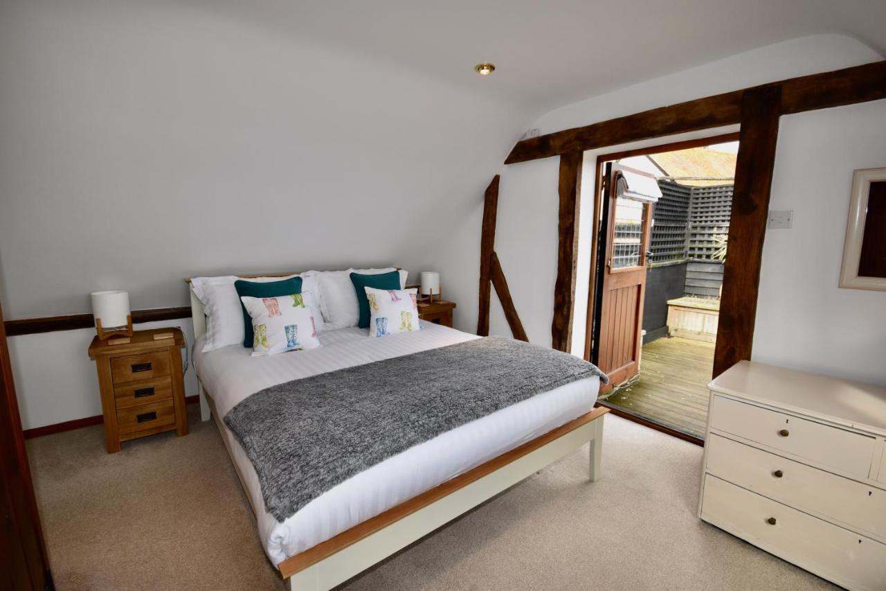 Little Upton Farm Cottages 라이드 외부 사진