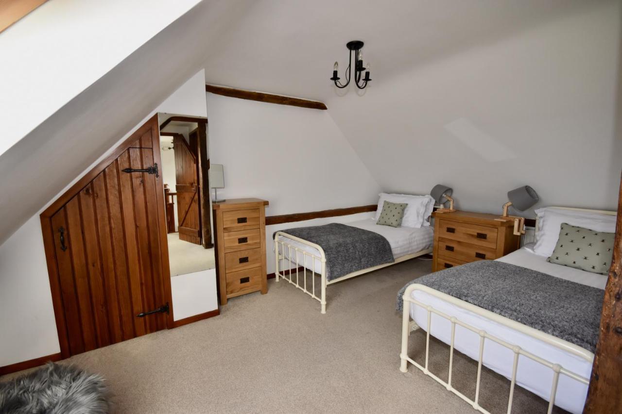 Little Upton Farm Cottages 라이드 외부 사진