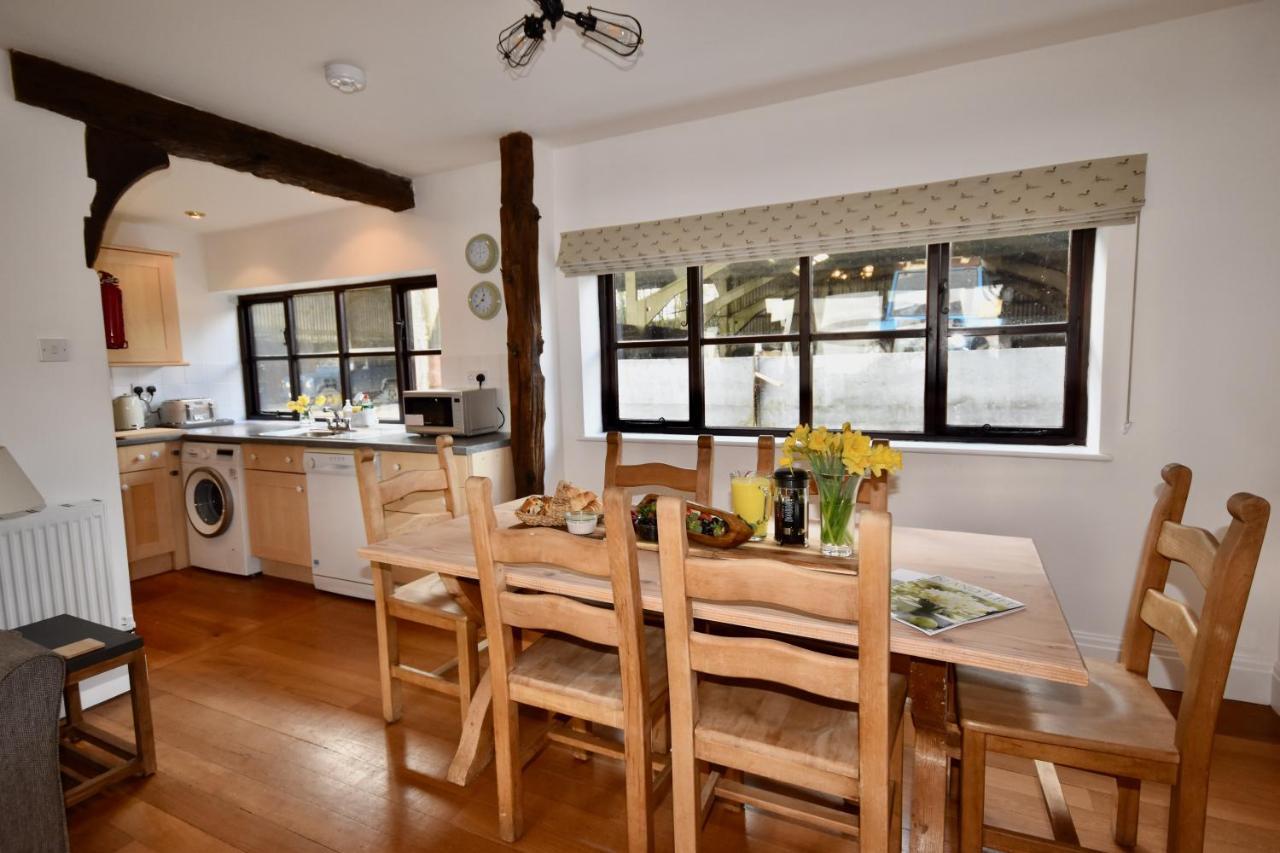Little Upton Farm Cottages 라이드 외부 사진