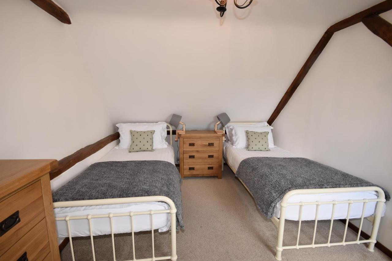 Little Upton Farm Cottages 라이드 외부 사진