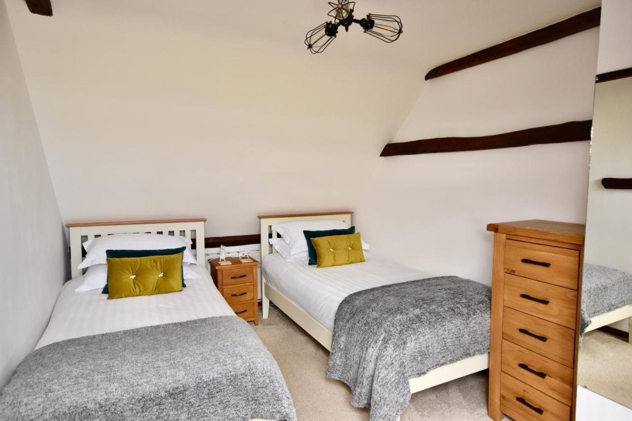 Little Upton Farm Cottages 라이드 외부 사진