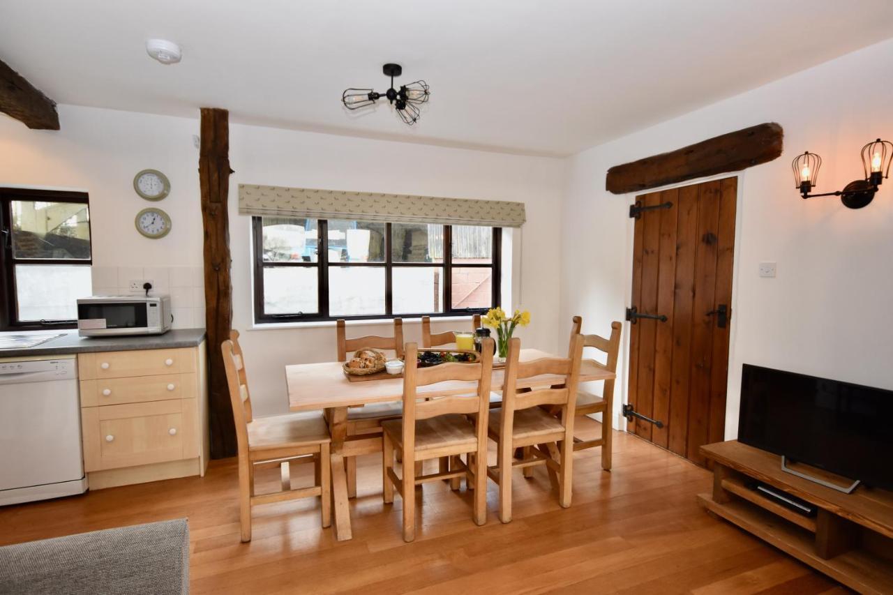 Little Upton Farm Cottages 라이드 외부 사진