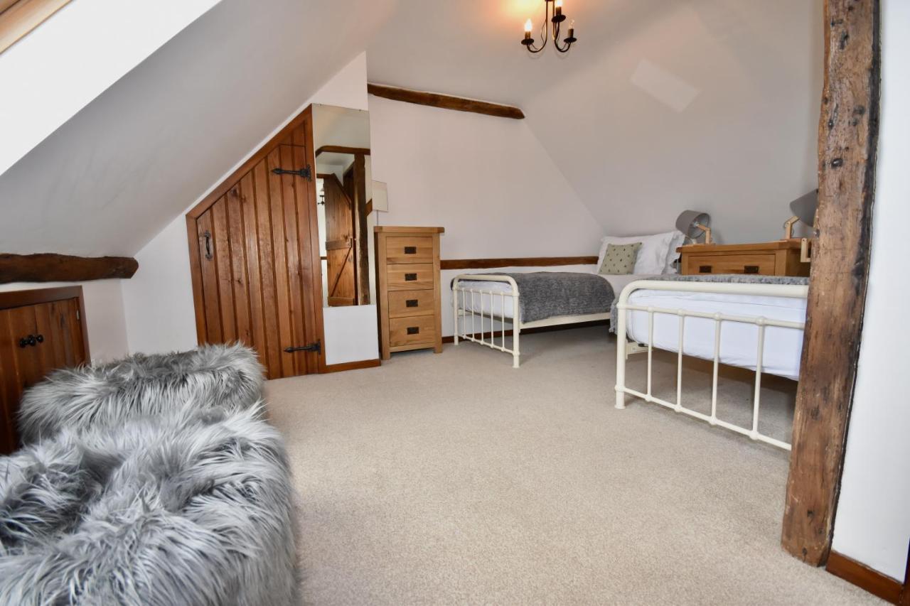 Little Upton Farm Cottages 라이드 외부 사진